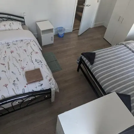 Rahal Outram Appartement Londen Buitenkant foto