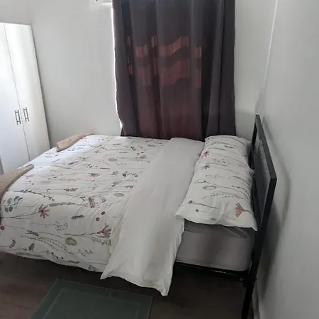 Rahal Outram Appartement Londen Buitenkant foto